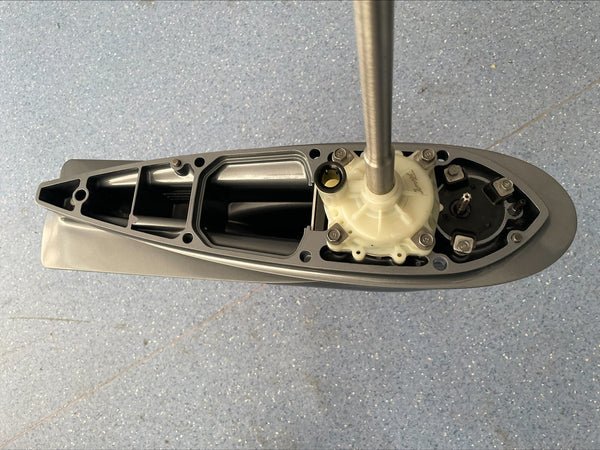 Yamaha F115 Lower Unit - Image 3