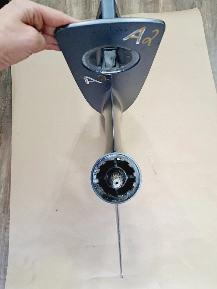 Yamaha F150 Outboard Lower Unit - Image 4