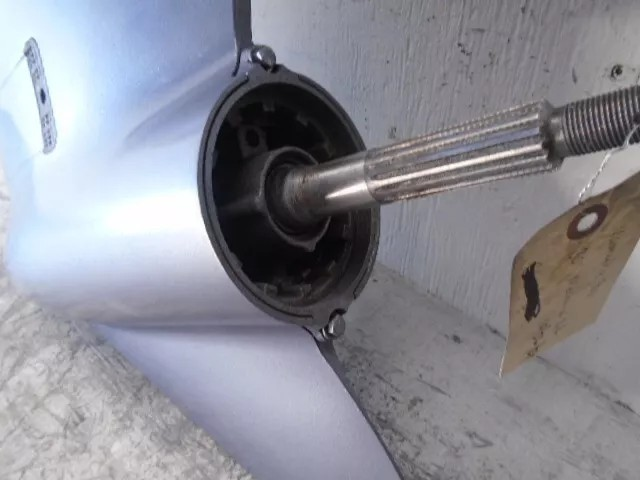 Yamaha F200-F225-F250-F300 Lower Unit - Image 3