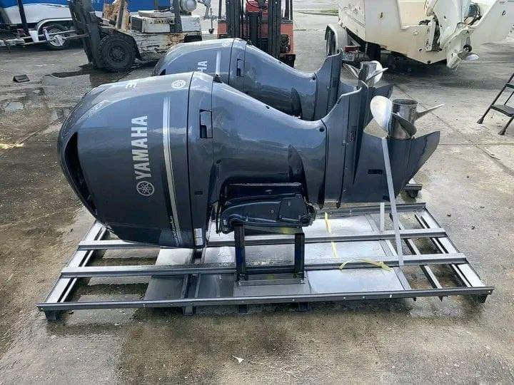 Used 2018 Yamaha 300 HP V6 EFI 4 Stroke Outboard Motor - Image 2