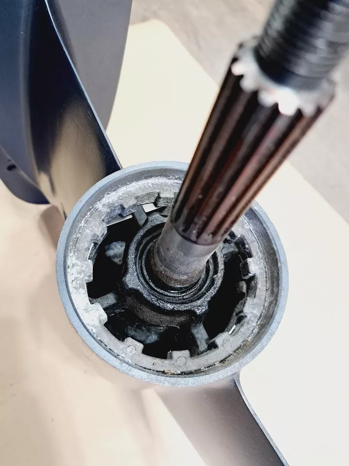 Yamaha F150 Outboard Lower Unit - Image 5