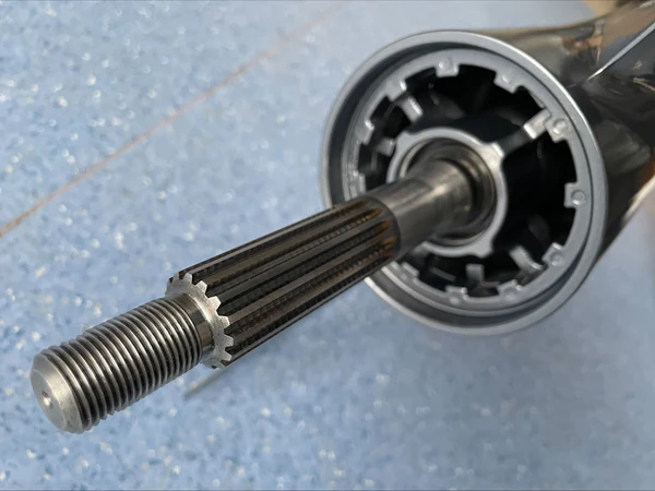 Yamaha LF150 Lower Unit - Image 5