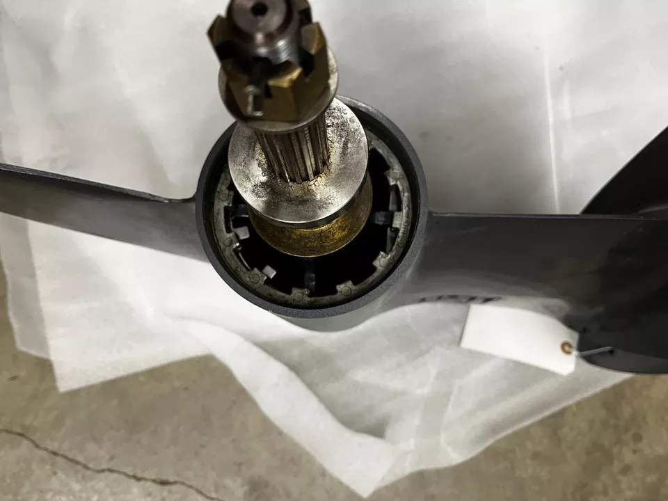 Yamaha F150 Outboard Lower Unit - Image 6