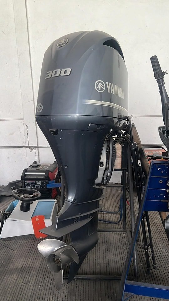 Used 2018 Yamaha 300 HP V6 EFI 4 Stroke Outboard Motor - Image 6